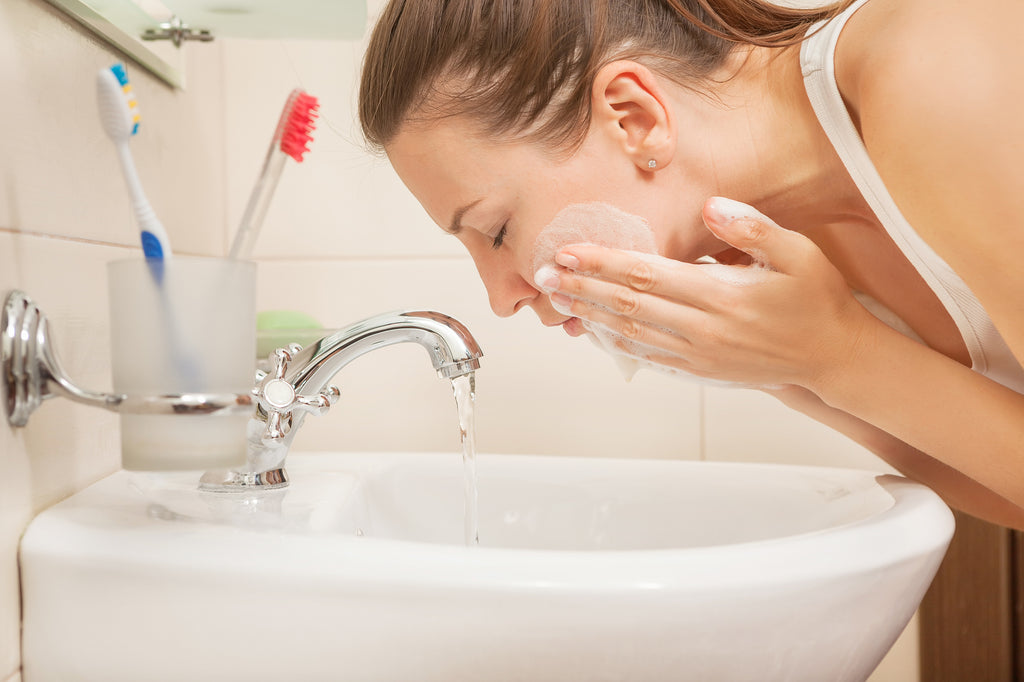 5 Mistakes Women With Oily Skin are Probably Making